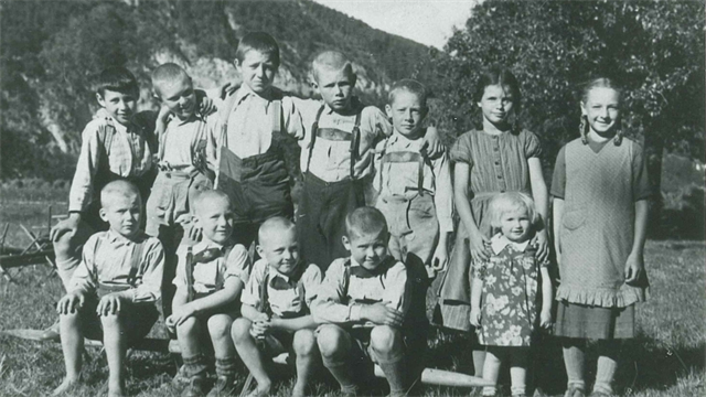 Kinder+in+der+Au+um+1940